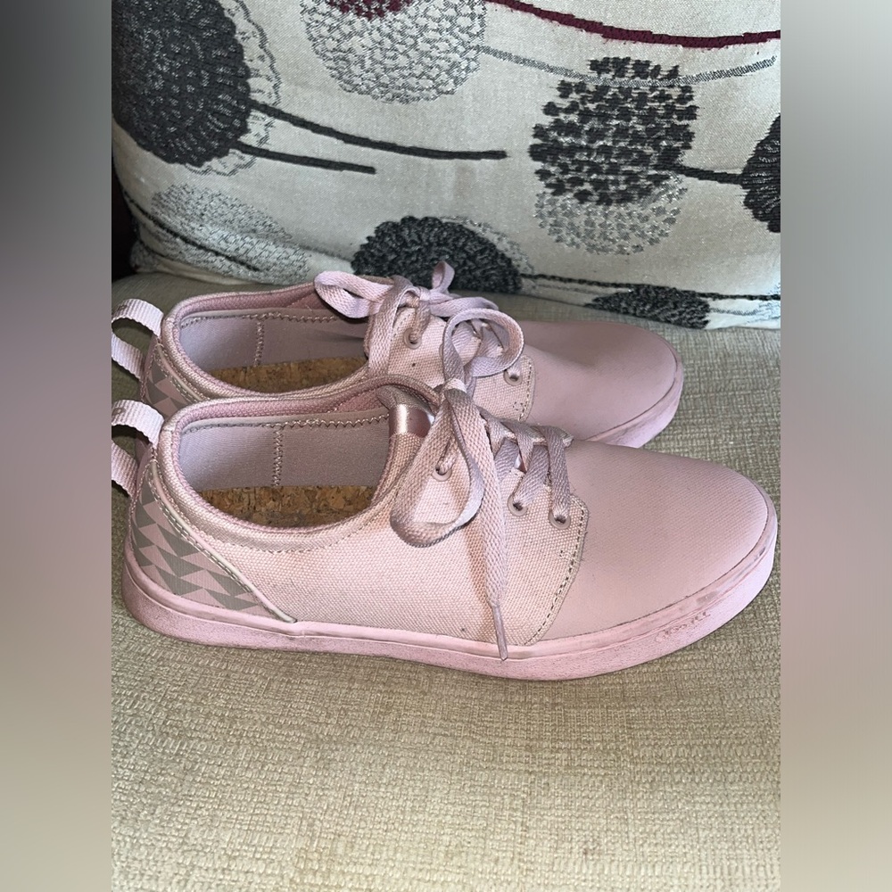 Men’s SO ILL Jason Mamoa Dirty Pink Wino Shoe Casual Climb size 6.5